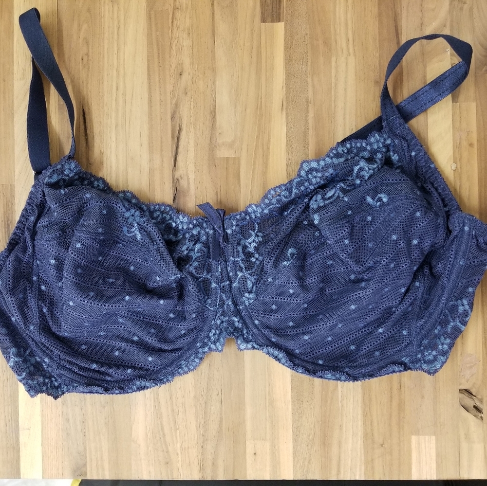 38 I (eye) chantelle bra Gauche unlined sexy!